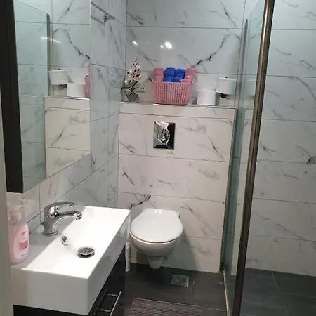 Apartment M & M Red Luxury