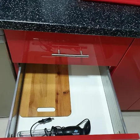 M & M Red Luxury * Paralia Katerinis