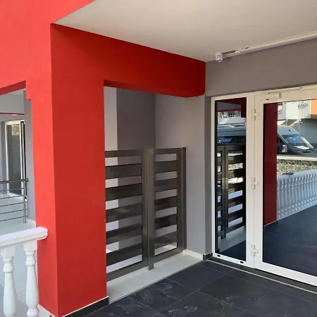 Apartment M & M Red Luxury *