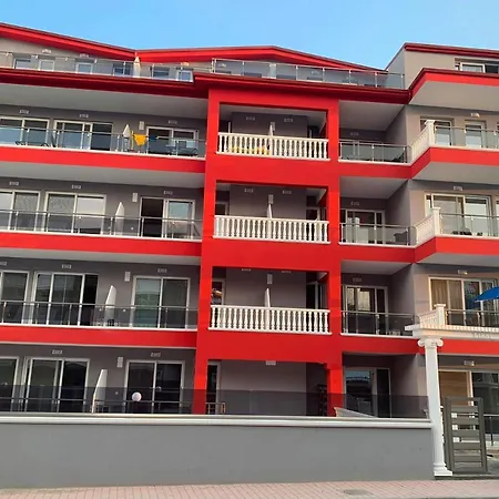 M & M Red Luxury * Paralia Katerinis