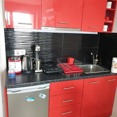 M & M Red Luxury Apartment