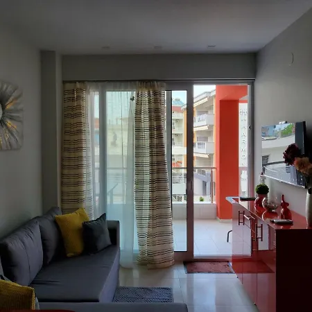 M & M Red Luxury Paralia Katerinis