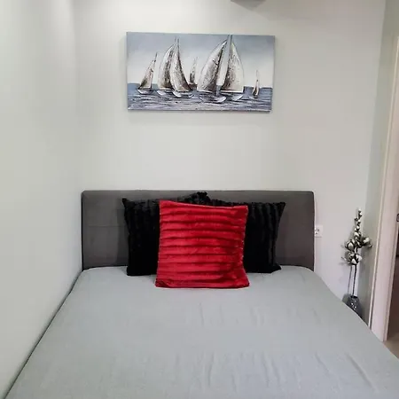 Apartment M & M Red Luxury *