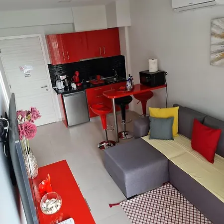 M & M Red Luxury Paralia Katerinis