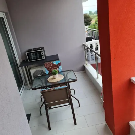 M & M Red Luxury Apartment