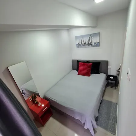 Apartment M & M Red Luxury