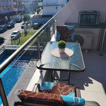 Apartmán M & M Red Luxury Paralía