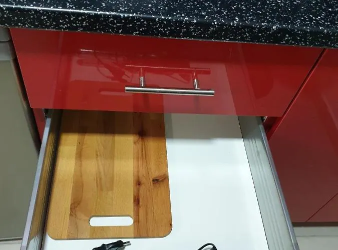 M & M Red Luxury * Paralía