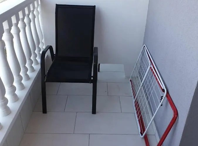 M & M Red Luxury Lägenhet *