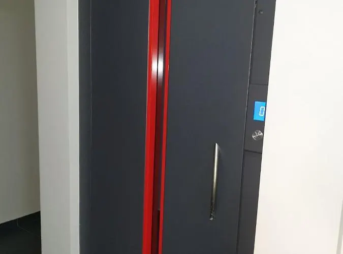 M & M Red Luxury * Paralía