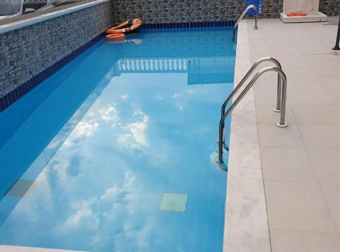 M & M Red Luxury Lägenhet *