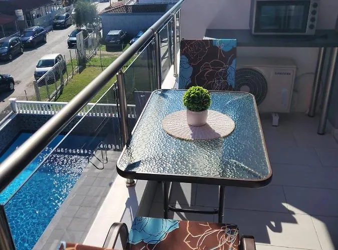 Lägenhet M & M Red Luxury Paralía