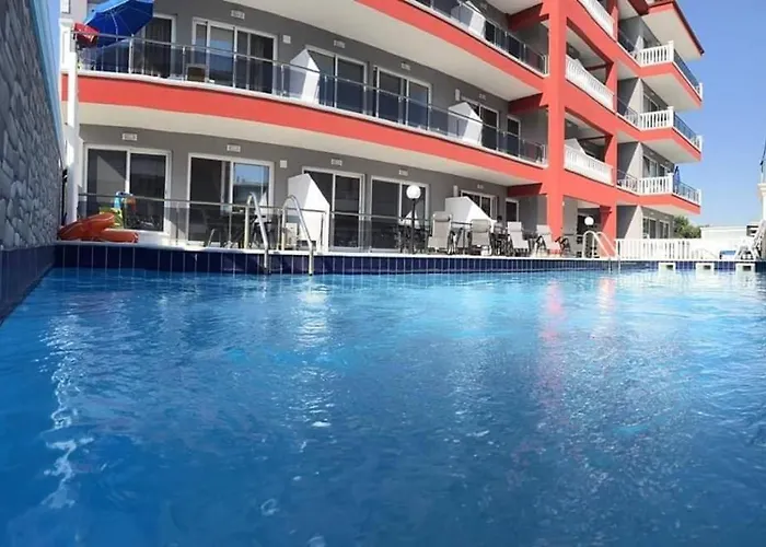 M & M Red Luxury Paralía