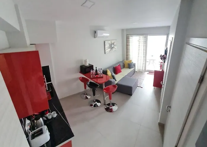 M & M Red Luxury Lägenhet *